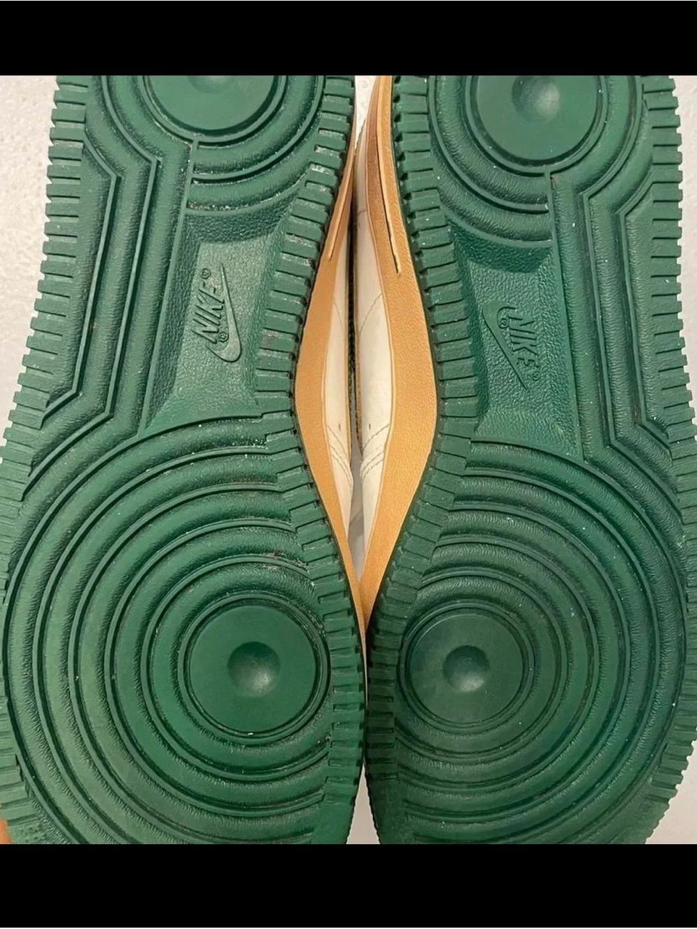 Nike Air Force 1 ‘07 LV8 — Green/Sesame Sneakers